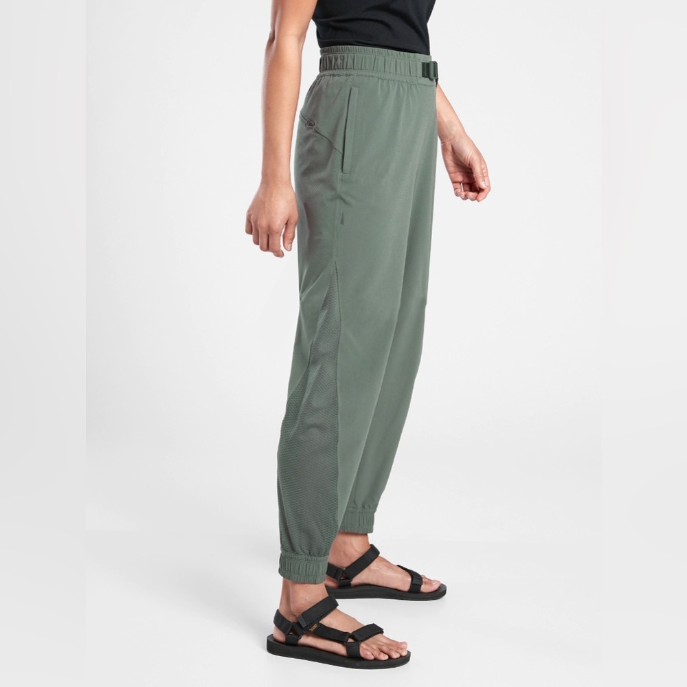 Athleta quest jogger